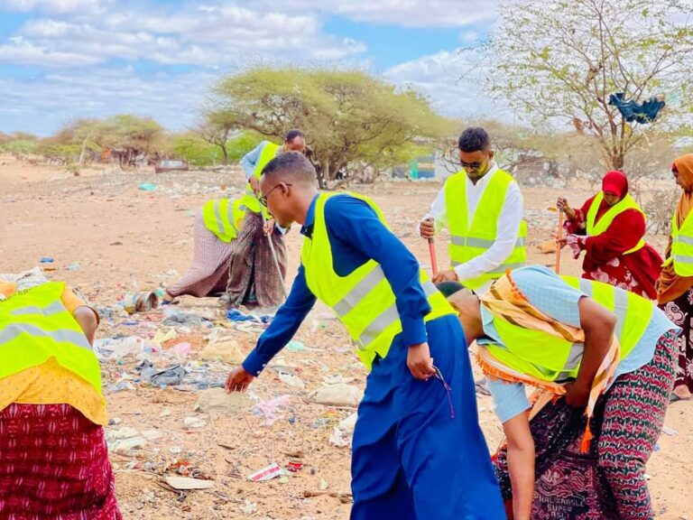 Olole nadaafadeed oo laga sameeyay degmada Maxaas ee gobolka Hiiraan.