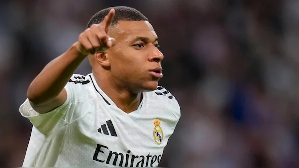 Kylian Mbappe Oo Lagu Daray Liiska Ciyaartoyda Real Madrid Ee Kulanka Lille.