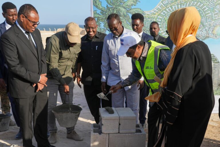 Mashruuc lagu dhisayo xaafadda xeebta Luulka oo laga dhagax dhigay Muqdisho.