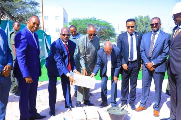 Xarun cusub uu yeelaynayo Bangiga dhexe Somaliland oo laga dhagax dhigay Hargeysa