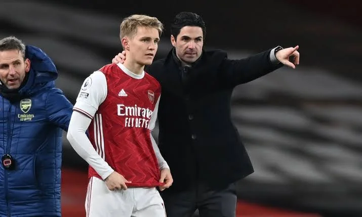 Mikel Arteta Oo Shaaciyay Sababta Uu U Beddelay Kabtan Odegaard Kulankii Everton