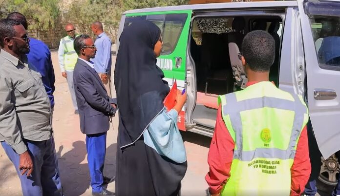 2772a639-d8f0-485e-844d-ff3f405d43cf