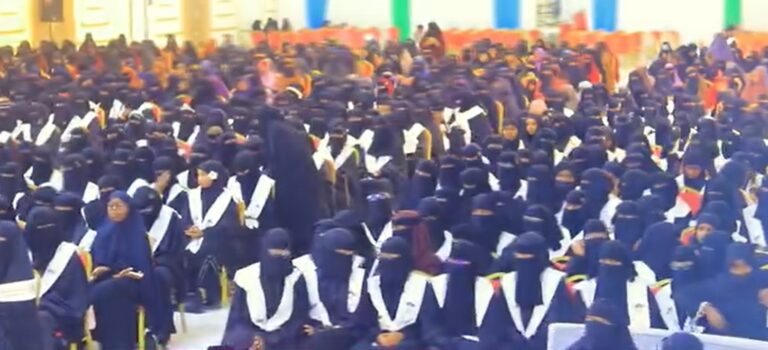 In ka badan  kun  gabdhood oo baratay quraanka iyo tafsiirkiisa oo munaasabad loogu qabtay Muqdisho.