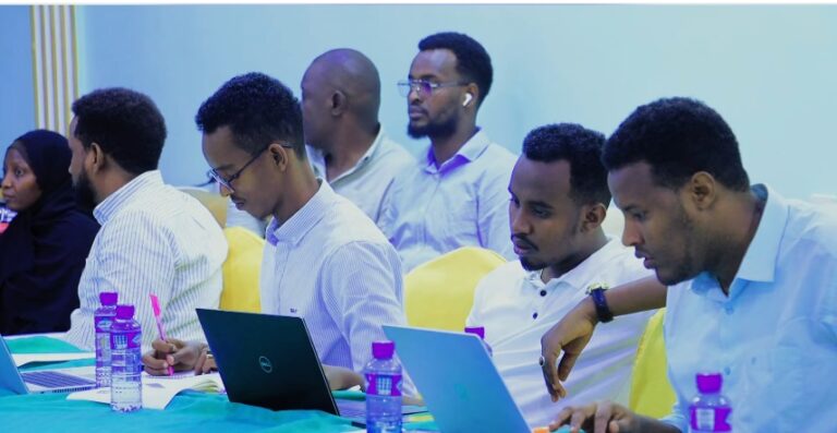 Aqoon is weeydaarsi ku saabsan maareynta qashinka oo ka furmay Baydhabo