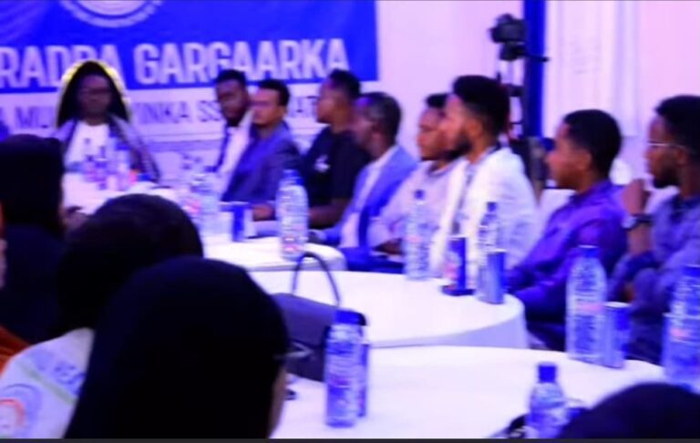 Kulan looga hadlayay arimaha gargaarka oo lagu qabtay Laascanood