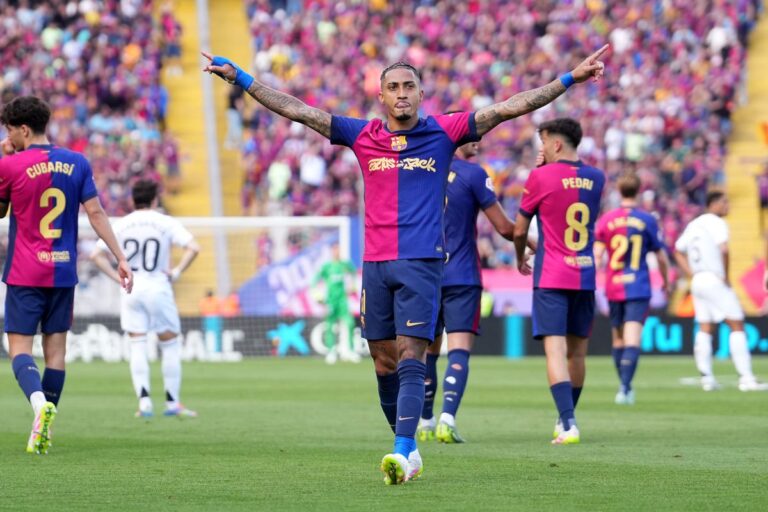 Barcelona Oo Hal Tallaabo U Jirta Inay Taariikh Cusub Qorto!