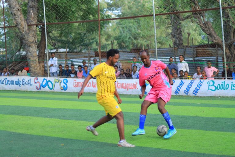 Tartan kubadda cagta ah oo loo furay macalimiinta goobaha waxbarashada Baladweyne