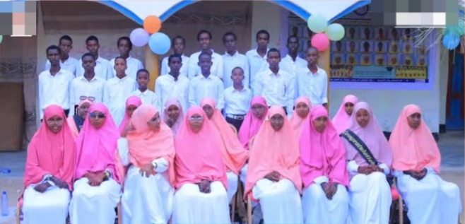 Ardey dhameysay fasalka 8-aad oo munaasabad qalin jabin ah loogu qabtay  magaalada Ceel Daahir.