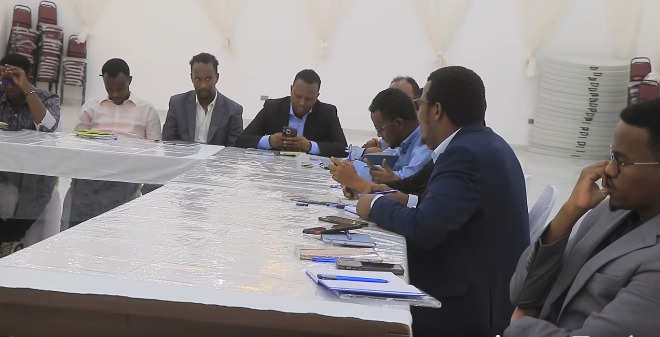 Kulan wadatashi oo ku saabsan Hirgelinta Xeerka Helista Xogta oo lagu qabtay Garoowe.