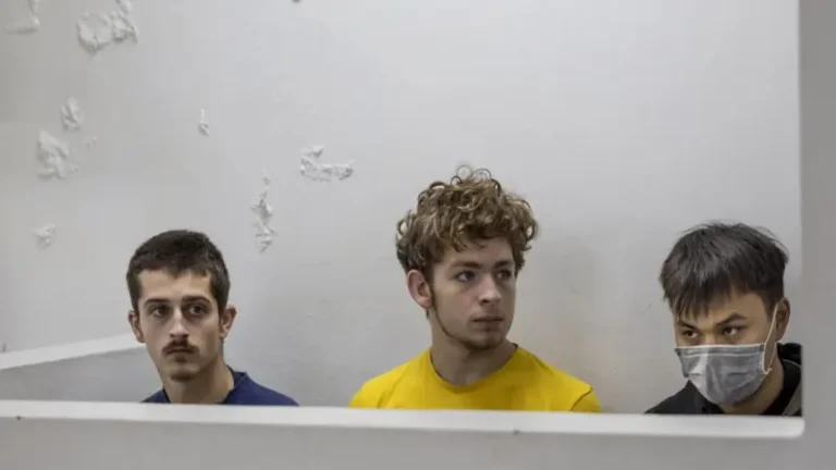 Maxkamad ku talla Kenya oo xukun ku riday  afar dhalinyaro ah oo lagu helay  dhoofinta Qudhaanjo.