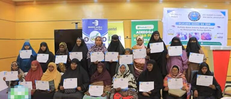 Hooyooyin wax bartay  oo munaasabad qalin jabin ah  loogu qabtay Qardho.