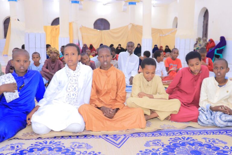 In kabadan 90 ardey oo  dhameysay kitaabo kala duwan oo munaasabad loogu qabtay  Burtinle