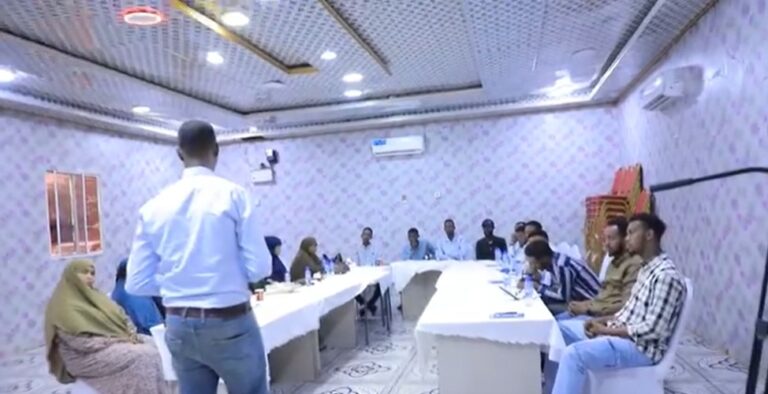 Tababar ku saabsan Waxbarashada Madaniga ah  oo laga daah furay  Dagmada Caabudwaaq