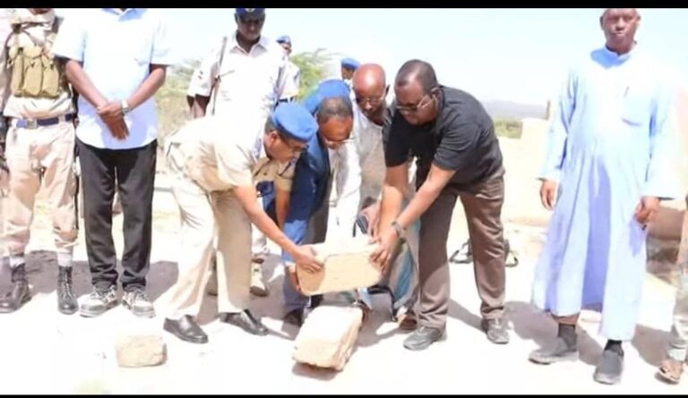 Dhismaha Saldhig Boolis oo laga dhagax dhigay Deegaanka Xidhinta ee Soomaliland