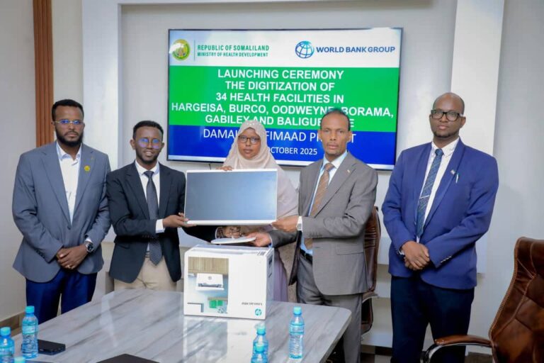 Qalab caafimaad oo lagu wareejiyey Xaruumaha Caafimaadka Soomaliland