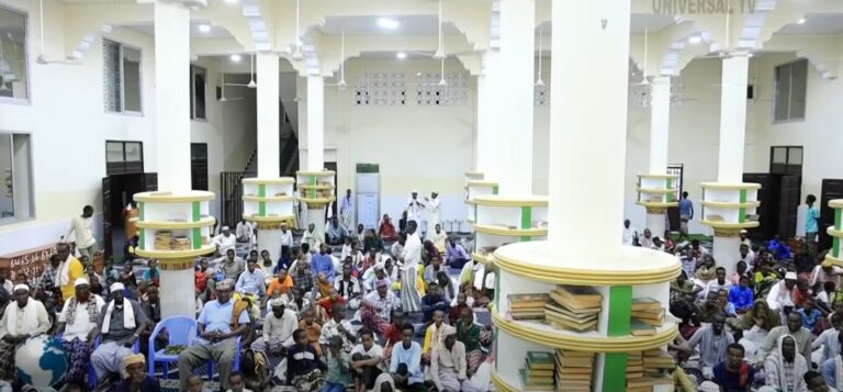 Masjid kuyaala Muqdisho oo lagu soo qatimay  Tafsiirka Qur,aanka Kariimka