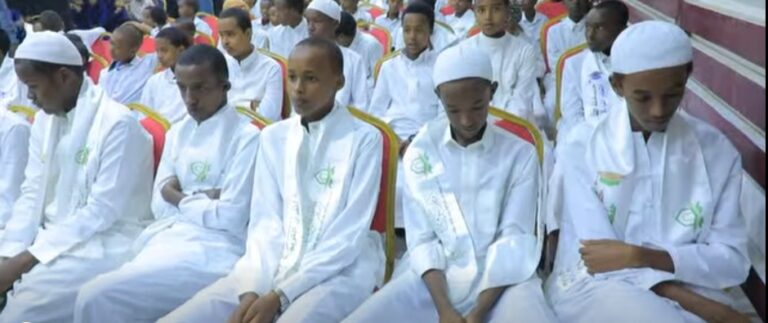 arday baratay Qur’aanka kariimka oo munaasabad loogu qabtay Hargeysa