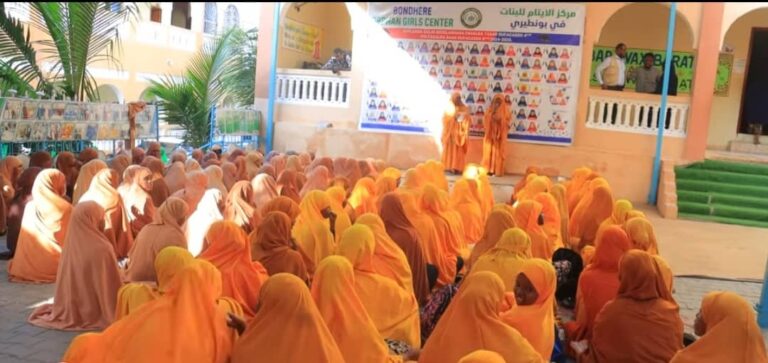 Olole dadka loogu wacyigelinayay qaadashada talaalka oo laga bilaabay Muqdisho