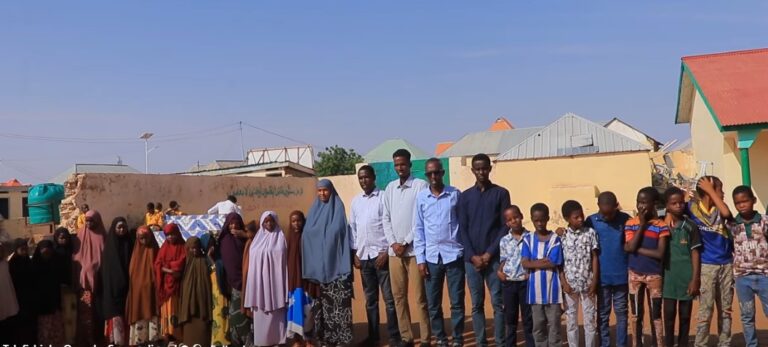 In kabadan  50 arday oo danyar ah oo magaalada gaalkacyo loogu qeybiyay agabka waxbarashada.